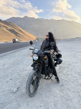 Travel Influencer, Travelling